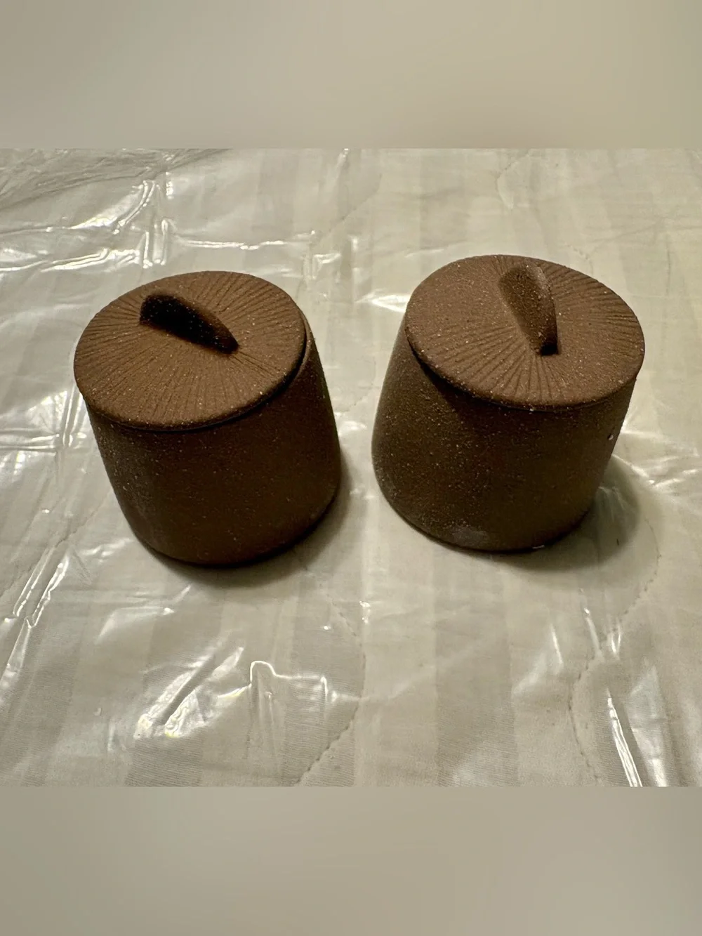 Magenta two ceramic